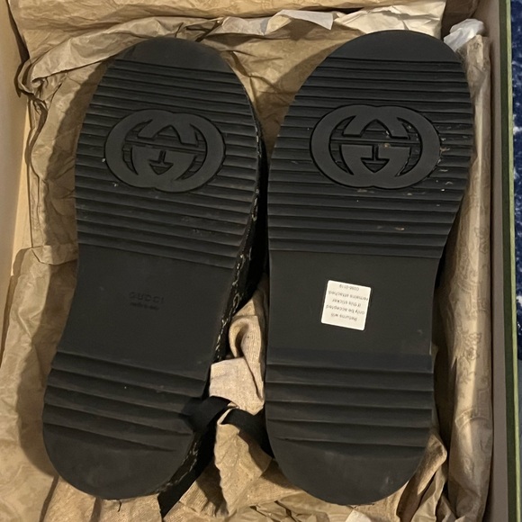 Size 8 in women’s  worn twice - Picture 2 of 5